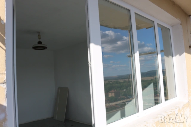 Продава светъл апартамент 72 м² в центъра на Полски Тръмбеш - южно изложение, голяма тераса