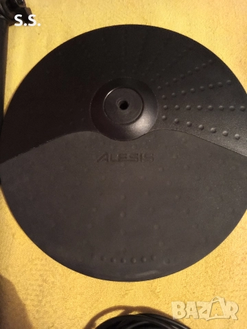Пад за електронни барабани Alesis, снимка 7 - Ударни инструменти - 52856802