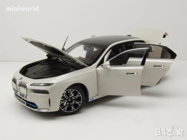 BMW i7 2022 - мащаб 1:18 на Minichamps моделът е нов в кутия, снимка 14 - Колекции - 53561496