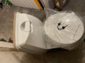 Тоалетна Thetford C224-CW  Ръчна въртяща се касетна тоалетна (Чисто нова) Цена 850.00  лева , снимка 1