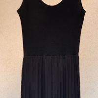 Интересна черна рокля с плисе, снимка 6 - Рокли - 45271450