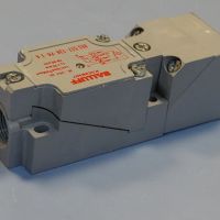 Индуктивен датчик Balluff BES 517-134-P4-Z-A proximity switch sensor, снимка 4 - Резервни части за машини - 45133568