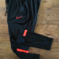Nike - страхотно мъжко долнище ХЛ, снимка 1 - Спортни дрехи, екипи - 45226736