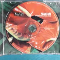 Naomi – 2002 - Everyone Loves You(World Club Music – ПРЗ CD5485)(Downtempo), снимка 5 - CD дискове - 45591859