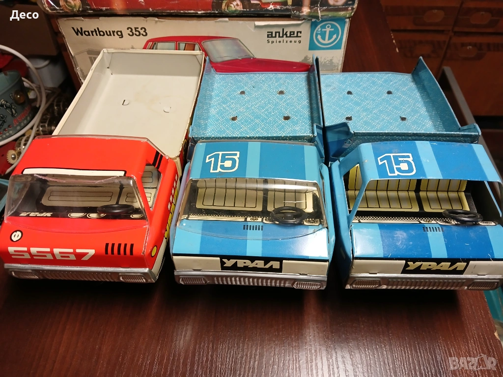 Стари руски ламаринени играчки камиони., снимка 1