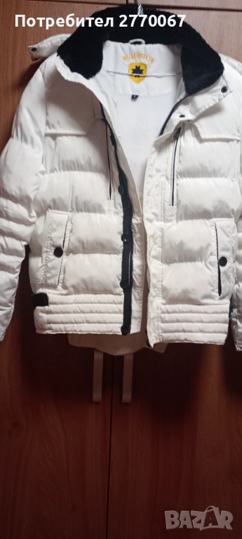 Бяло мъжко ,късо яке за есен-зима.Дебело с много ефекти.В отлично състояние., снимка 1