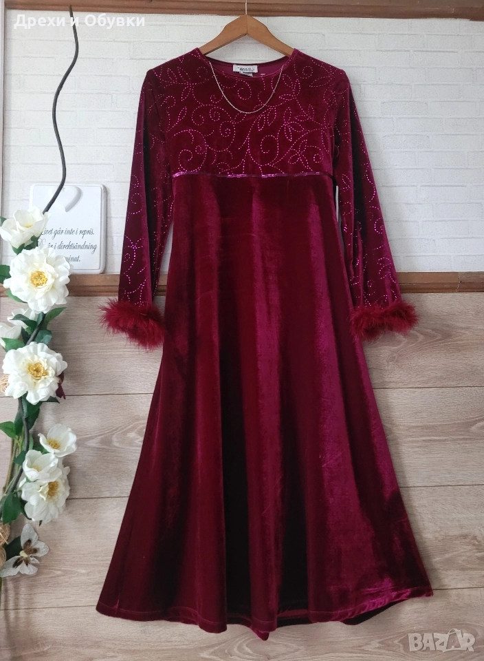 Официална нова рокля с естествени пера и пайети , снимка 1