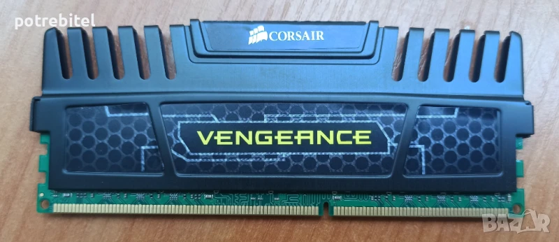 Памет 2x4GB DDR3 1600 Corsair Vengeance - CMZ8GX3M2A1600C9, снимка 1