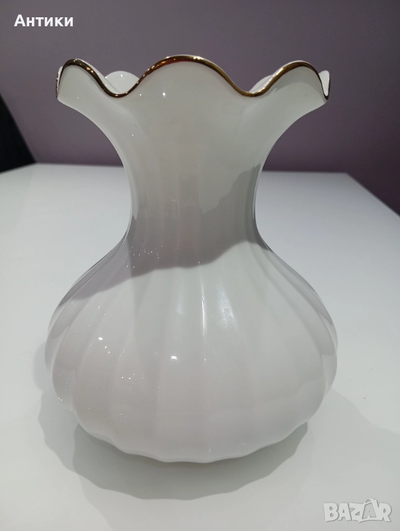 Порцеланова ваза маркирана , снимка 1