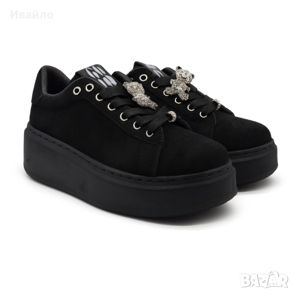 Дамски спортни обувки от еко велур на платформа и подвижен метален аксесоар, снимка 1