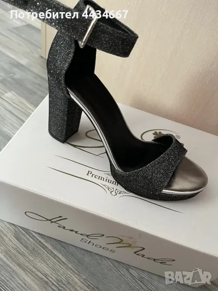 Сиво блестящи сандали нови , снимка 1