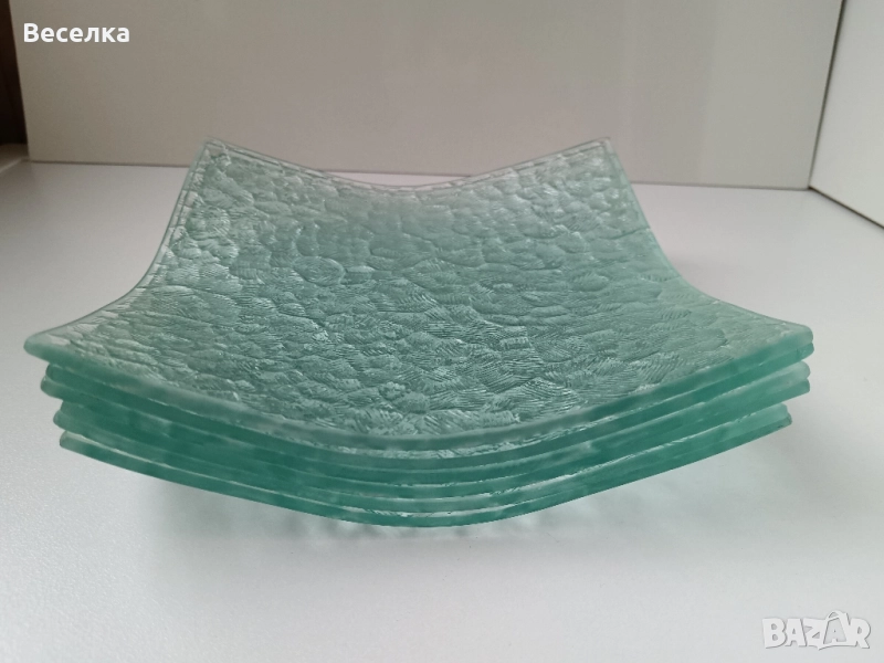 Десертни чинии от синьо-зелено стъкло , снимка 1