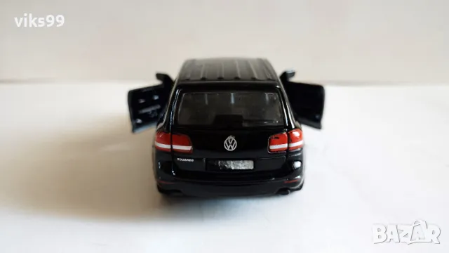 VW Volkswagen Touareg Maisto - Мащаб 1:42, снимка 3 - Колекции - 48074620