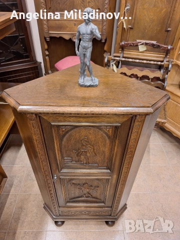 Винтидж ъглов шкаф с богата дърворезба , снимка 4 - Шкафове - 52990785