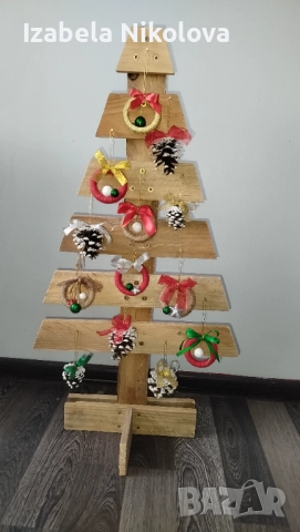 Продавам красива ръчно изработена дървена елха 🎄