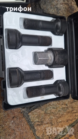 Секретни болтове за мерцедес, снимка 3 - Аксесоари и консумативи - 52586931