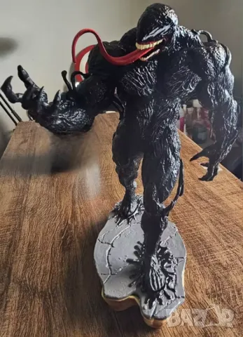 Venom Статуетка-30CM, снимка 1 - Колекции - 46876096