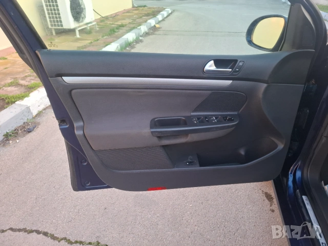 VW Golf V 1.6бензин 147000км.Доказуеми Нов Внос, снимка 17 - Автомобили и джипове - 54003766