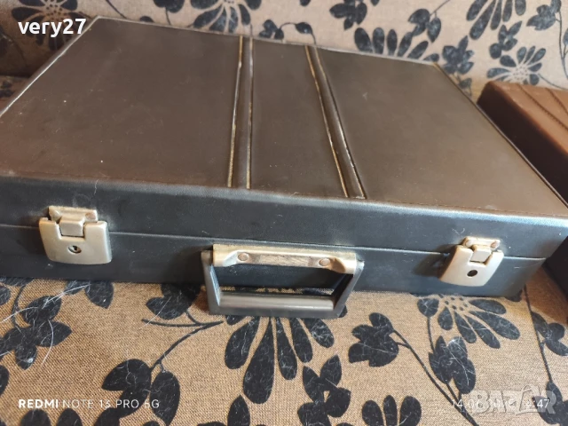 Дипломатически куфарчета и старинен куфар, снимка 3 - Куфари - 50664570