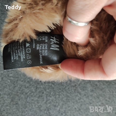 Стилен комплект шапка и ръкавици, снимка 6 - Шапки - 52659375