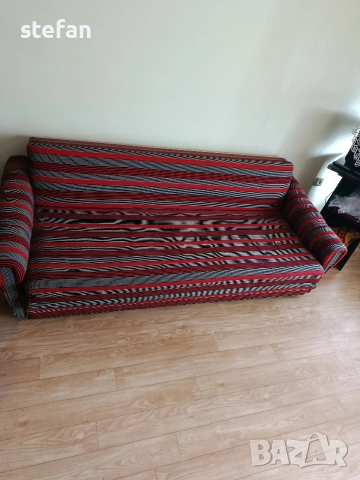 Разтегателен диван