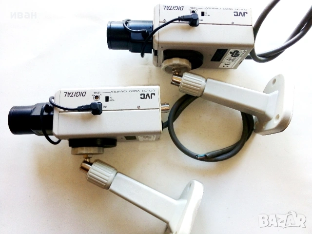 Употребявани  камери за видеонаблюдение със стойка захранване 220V