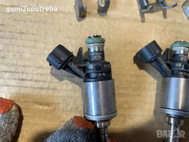 Горивен Инжектор 0261500299 SUZUKI SX4 S-Cross JY 2018 1.0 Турбо, снимка 2 - Части - 50892065