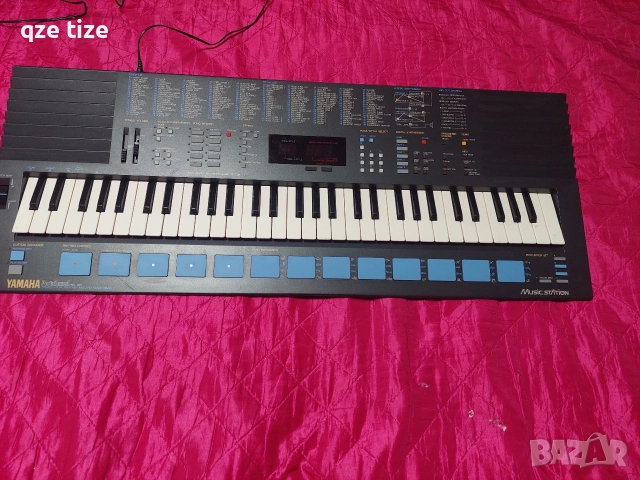 синтезатор YAMAHA 
