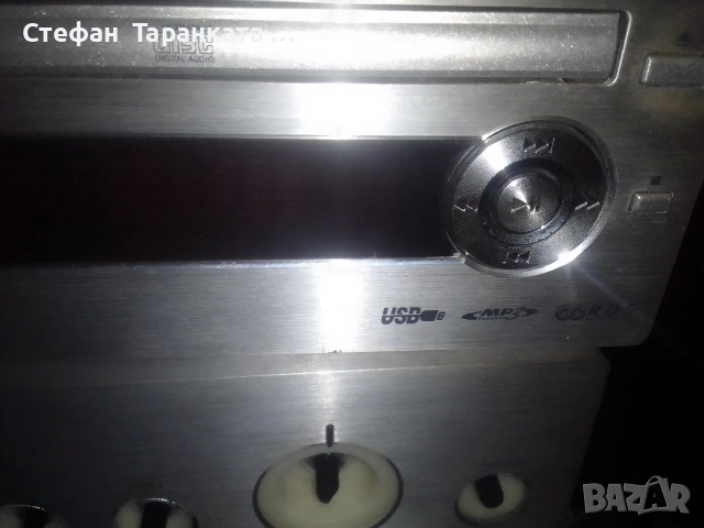 Hitachi -Аудио уредба от два компонента в незнайно състояние,няма го лентовия кабел между двата , снимка 2 - Аудиосистеми - 53128077