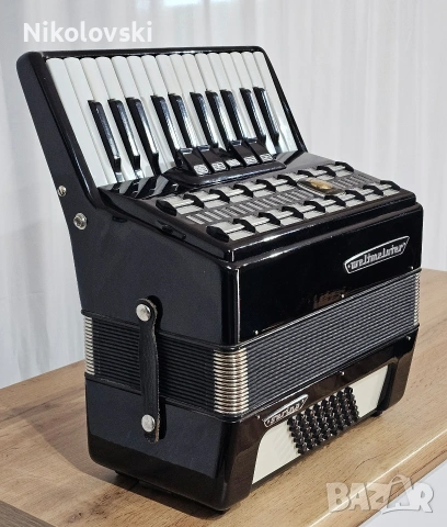 Акордеон Weltmeister Serino , снимка 3 - Акордеони - 54187282