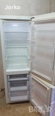 Комбиниран хладилник SAMSUNG, снимка 4 - Хладилници - 53636593