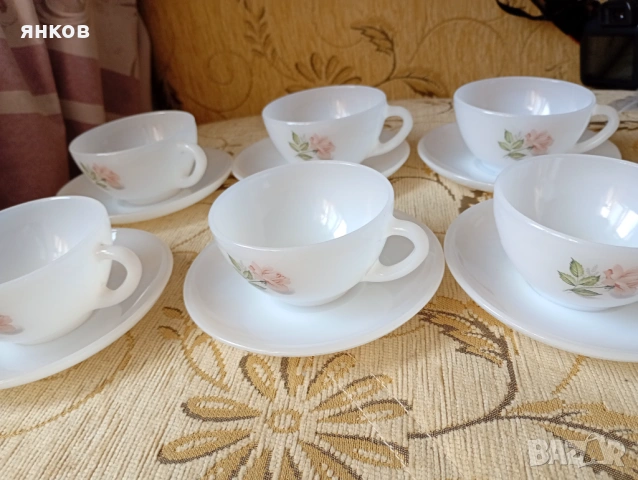 Предлагам френски сервиз за кафе/чай от аркопал, снимка 2 - Сервизи - 53534758