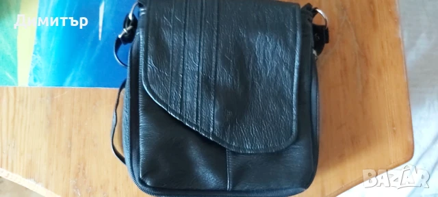 Продавам чанта от естествена кожа с четири отделения , снимка 1