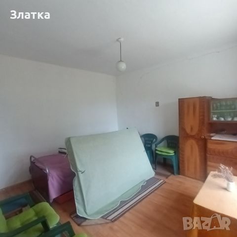 Продавам къща в Татарево с двор 1620 кв.м, снимка 8 - Къщи - 45995192