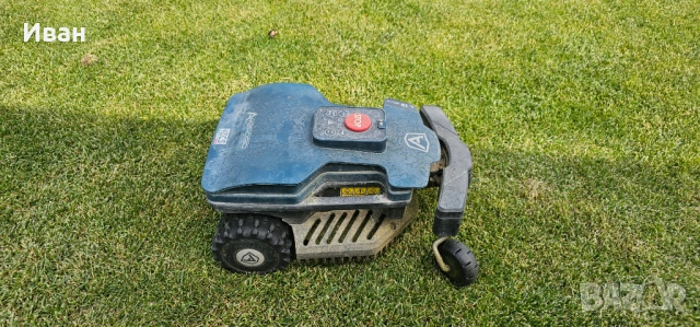 Робот за косене на трева