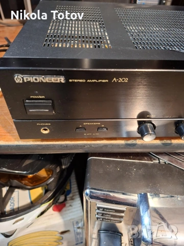 Продава се усилвател Pioneer A-202. 