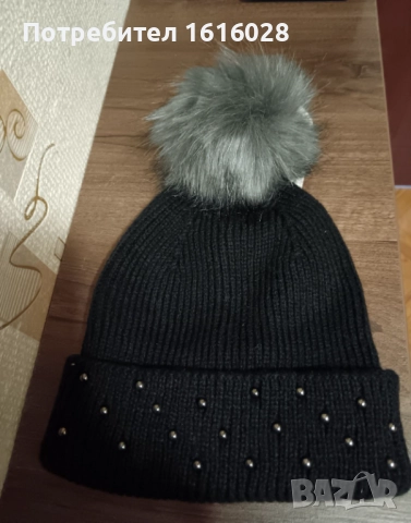 Топла мека шапка.