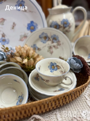 Schumann и любима декорация💙 Слонова кост, двоен син кант, а помежду им нежен релеф , снимка 2 - Сервизи - 51638056