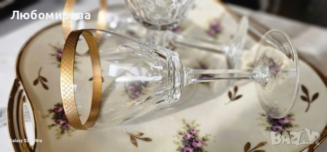 Кристални чаши на столче, снимка 2 - Чаши - 53912796