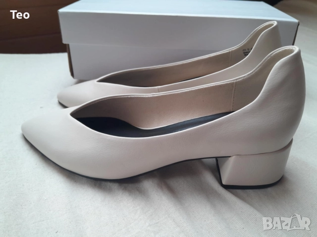 Бели обувки Marco Tozzi, немски, размер 37, кожени, с малък ток, елегантни