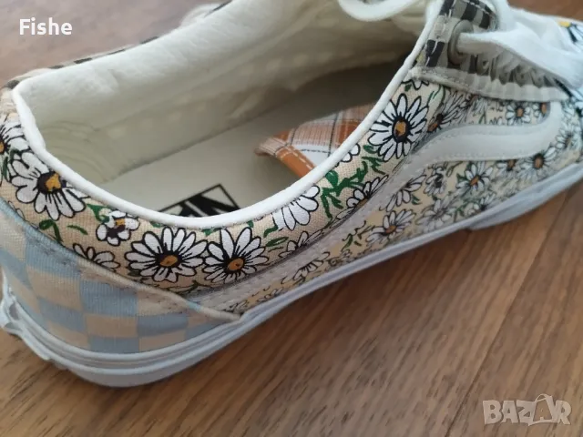 Продавам оригинални маратонки VANS, снимка 6 - Маратонки - 47444930