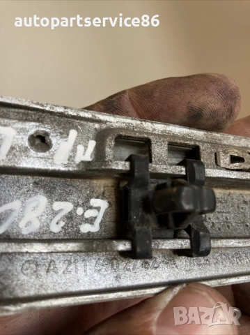 Лайсна за предна лява врата за Mercedes W211 280 CDI (2007) A2116902762, снимка 2 - Части - 54112706