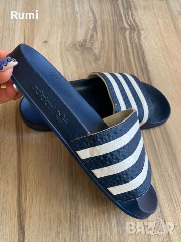 Оригинални синьо/бели чехли adidas Adilette ! 39 н, снимка 2 - Маратонки - 46286667