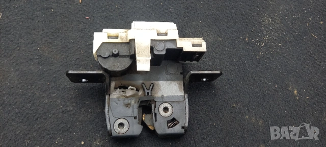 Брава заден капак Renault Scenic II