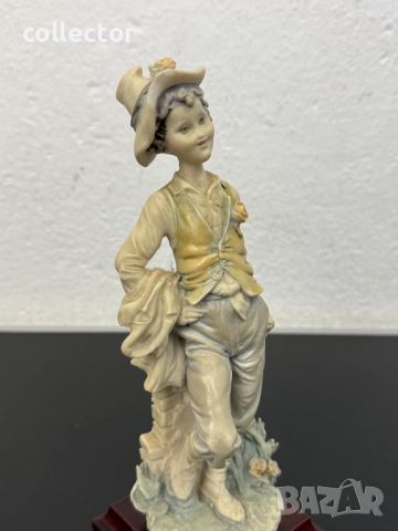 Порцеланова фигура на момче от Джузепе Армани. №7732, снимка 3 - Колекции - 52802374