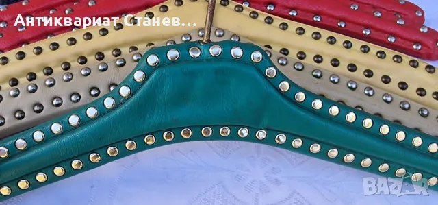 8 броя Винтидж кожени закачалки с капси

, снимка 8 - Антикварни и старинни предмети - 50341479