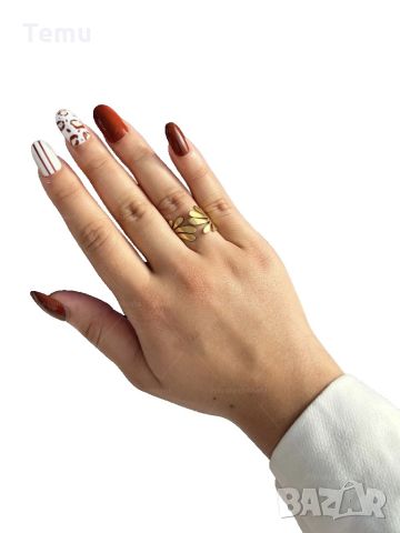 Златист дамски пръстен от неръждаема стомана тип цвете, снимка 2 - Пръстени - 46373805