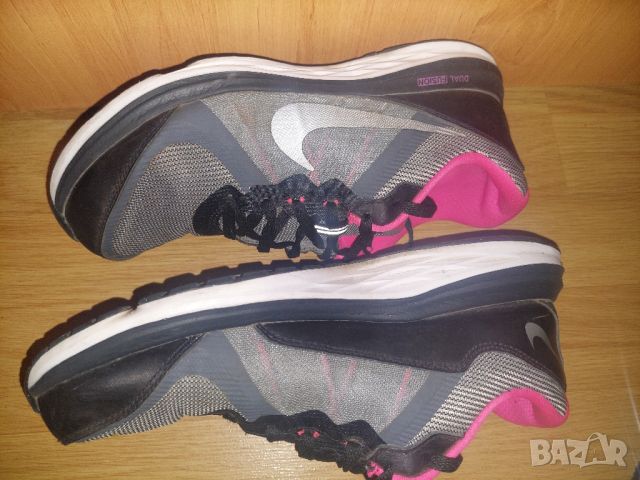 Дамски маратонки Nike 38.5, снимка 5 - Маратонки - 46265061