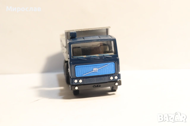 HERPA 1:87 H0 VOLVO САМОСВАЛ КАМИОН МОДЕЛ, снимка 3 - Колекции - 53608886