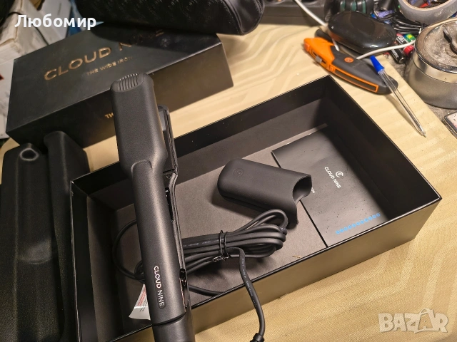 Преса за коса CLOUD NINE The Wide Iron | Керамични плаващи плочи | Технология Cushion Spring , снимка 4 - Преси за коса - 53204765